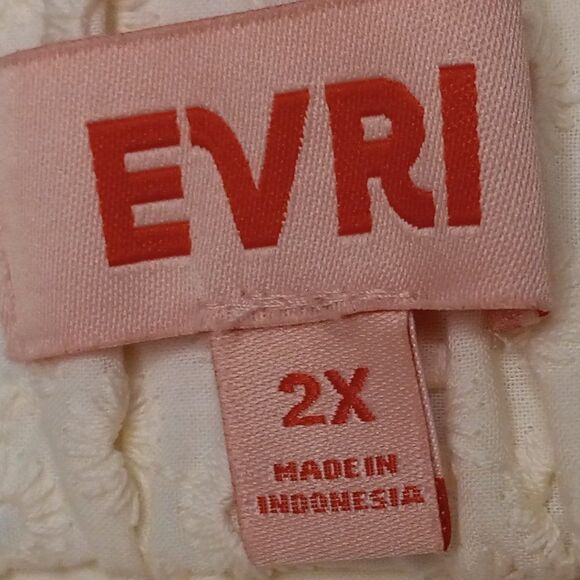 EVRI Cream colored Eyelet Skirt - Picture 4 of 6